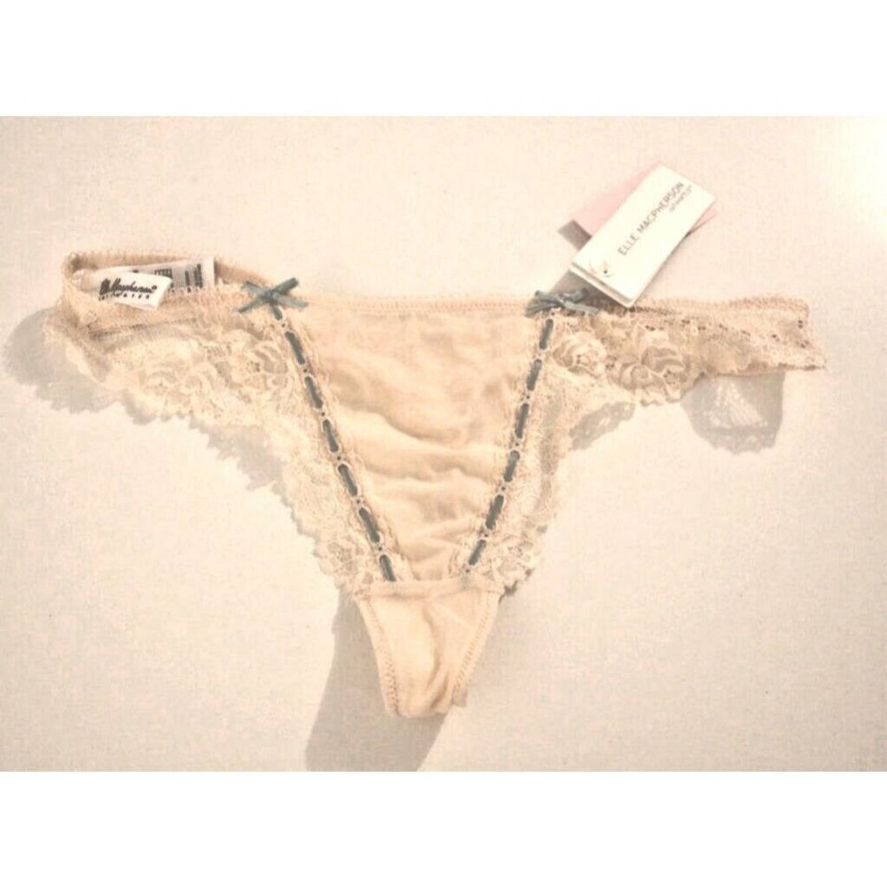 ELLE MACPHERSON Intimates ARTISTRY Chrisma CREAM Panty THONG E16-564 Lace FLORAL